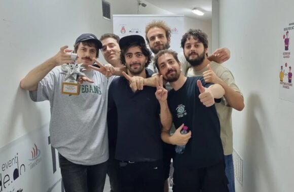 FRANCO126 E LA SUA BAND INFIAMMANO IL TEATRO DEI RUDERI DI CIRELLA FRANCO126 E LA SUA BAND INFIAMMANO IL TEATRO DEI RUDERI DI CIRELLA