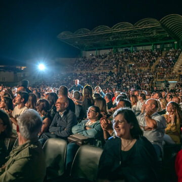 LAMEZIA ESPLODE DI RISATE CON CHECCO ZALONE