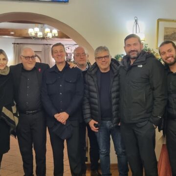 SUCCESSO PER I NERI PER CASO AL CHRISTMAS FEST A LAMEZIA TERME