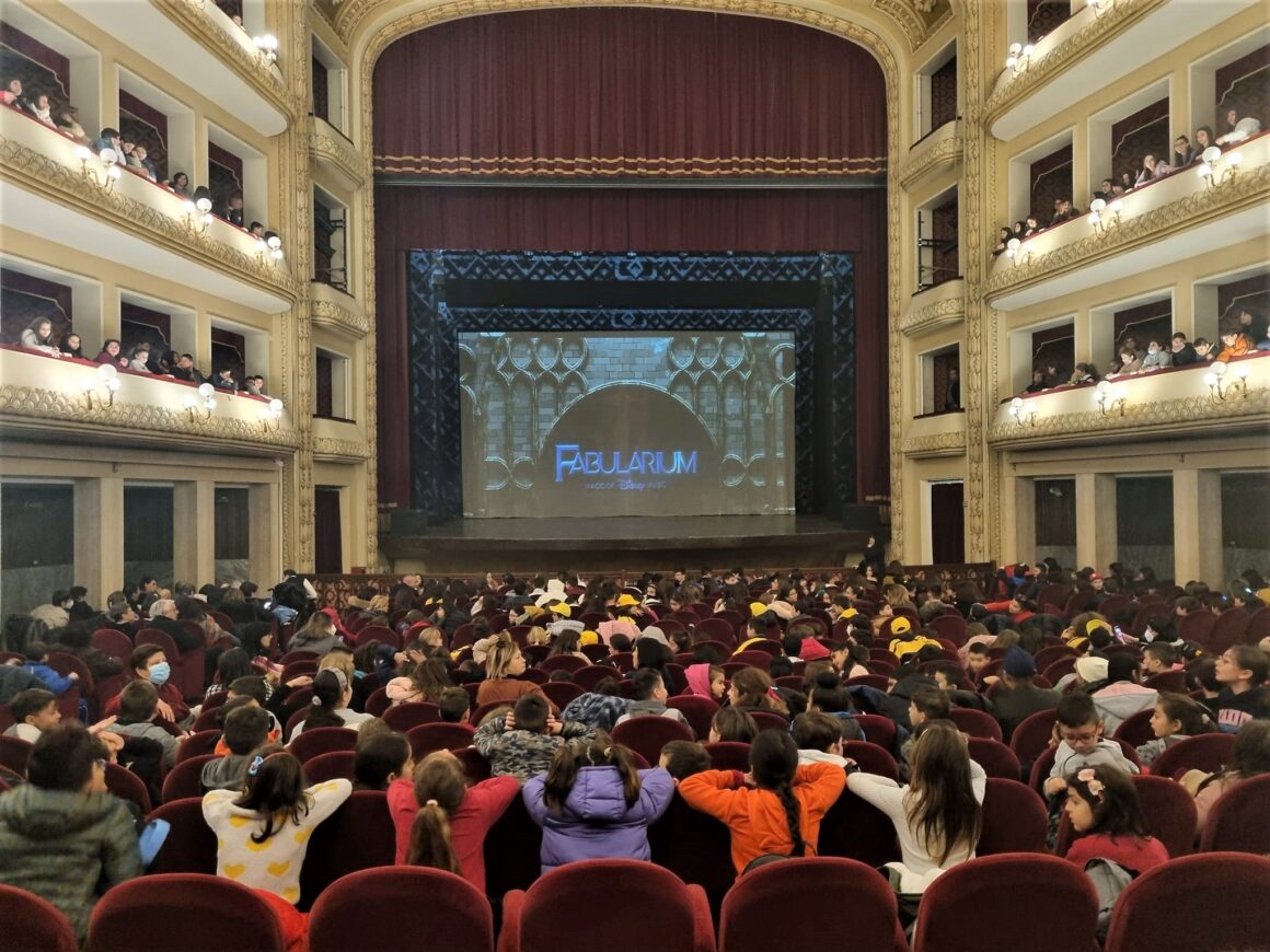 In 3000 PER IL MUSICAL FABULARIUM CHE STREGA IL TEATRO CILEA DI REGGIO