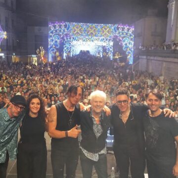 MAREA DI PUBBLICO PER RON A LAMEZIA E SAN GIOVANNI IN FIORE