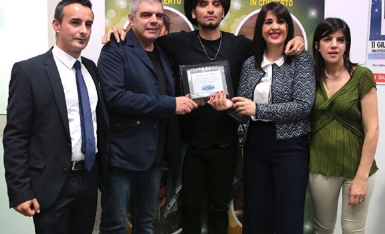 IN DIECIMILA PER FABRIZIO MORO A MAIDA