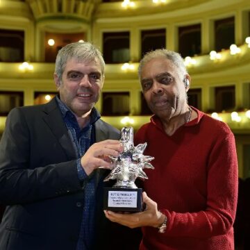 GILBERTO GIL INCANTA REGGIO con CORTEJO AFRO, NUCLEO DE OPERA DA BAHIA, ORCHESTRA DI ALDO BRIZZI