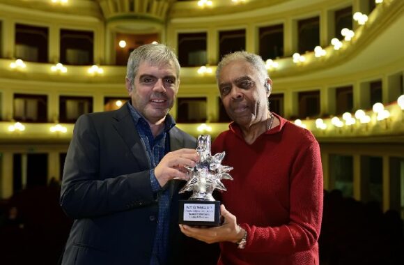 GILBERTO GIL INCANTA REGGIO con CORTEJO AFRO, NUCLEO DE OPERA DA BAHIA, ORCHESTRA DI ALDO BRIZZI