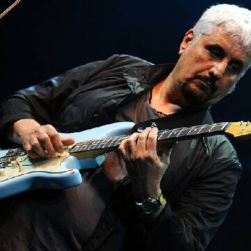 Indimenticabile Ferragosto con Pino Daniele a Diamante… Indimenticabile Ferragosto con Pino Daniele a Diamante…