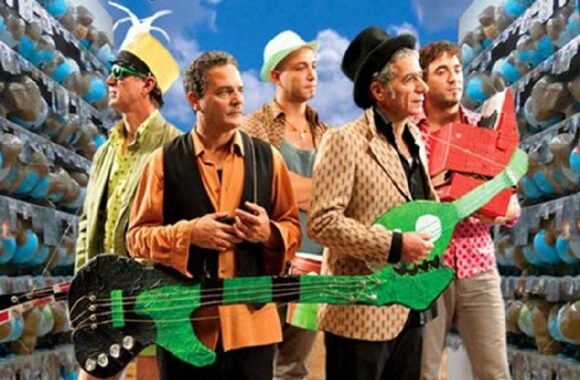 IN MIGLIAIA PER IL PARTO DELLE NUVOLE PESANTI E MICAELA AD AMANTEA