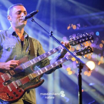 BAGNO DI FOLLA PER ALEX BRITTI