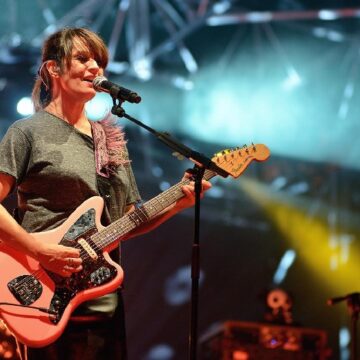 CARMEN CONSOLI PREMIATA A CATANZARO. IL SUO CONCERTO ROCK ENTUSIASMA CARMEN CONSOLI PREMIATA A CATANZARO. IL SUO CONCERTO ROCK ENTUSIASMA