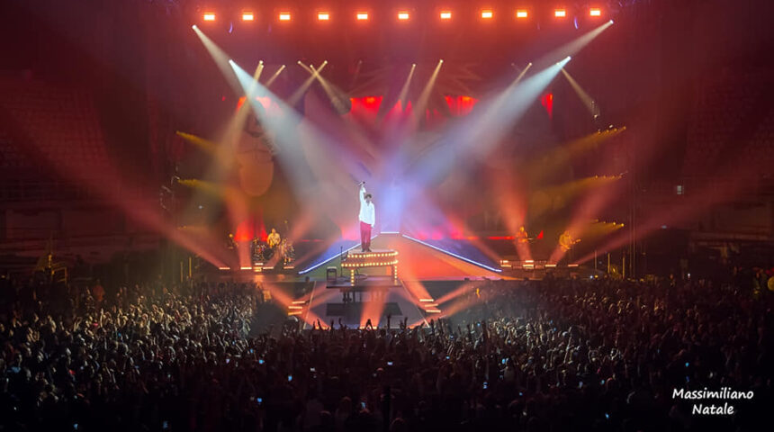 MIKA FA IMPAZZIRE REGGIO CALABRIA