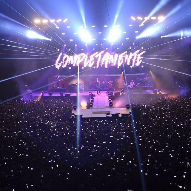 DELIRIO PER THEGIORNALISTI AL PALACALAFIORE DELIRIO PER THEGIORNALISTI AL PALACALAFIORE