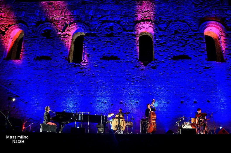 SERGIO CAMMARIERE STREGA IL PARCO SCOLACIUM DI ROCCELLETTA DI BORGIA SERGIO CAMMARIERE STREGA IL PARCO SCOLACIUM DI ROCCELLETTA DI BORGIA