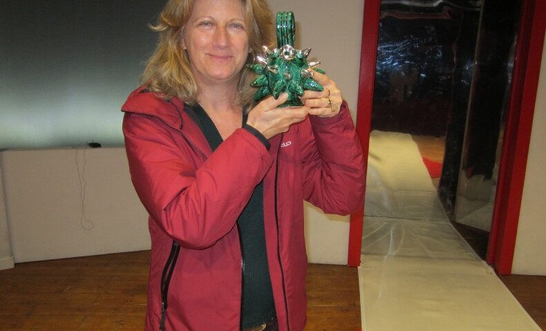 APPLAUSI E PREMIO PER ANGELA FINOCCHIARO A RENDE. ORA LA BERTE’ IL 19 APRILE A REGGIO