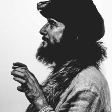 LE BALLATE DI UOMINI E BESTIE DI VINICIO CAPOSSELA AFFASCINANO IL RENDANO LE BALLATE DI UOMINI E BESTIE DI VINICIO CAPOSSELA AFFASCINANO IL RENDANO