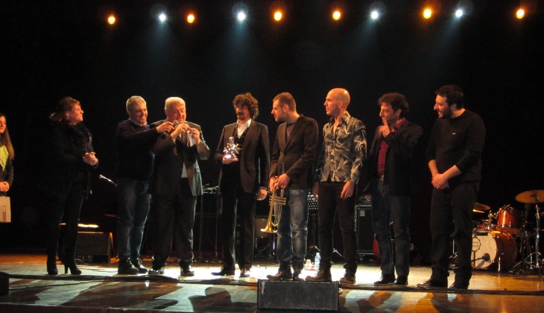 TRIONFO PER SERGIO CAMMARIERE A REGGIO CALABRIA