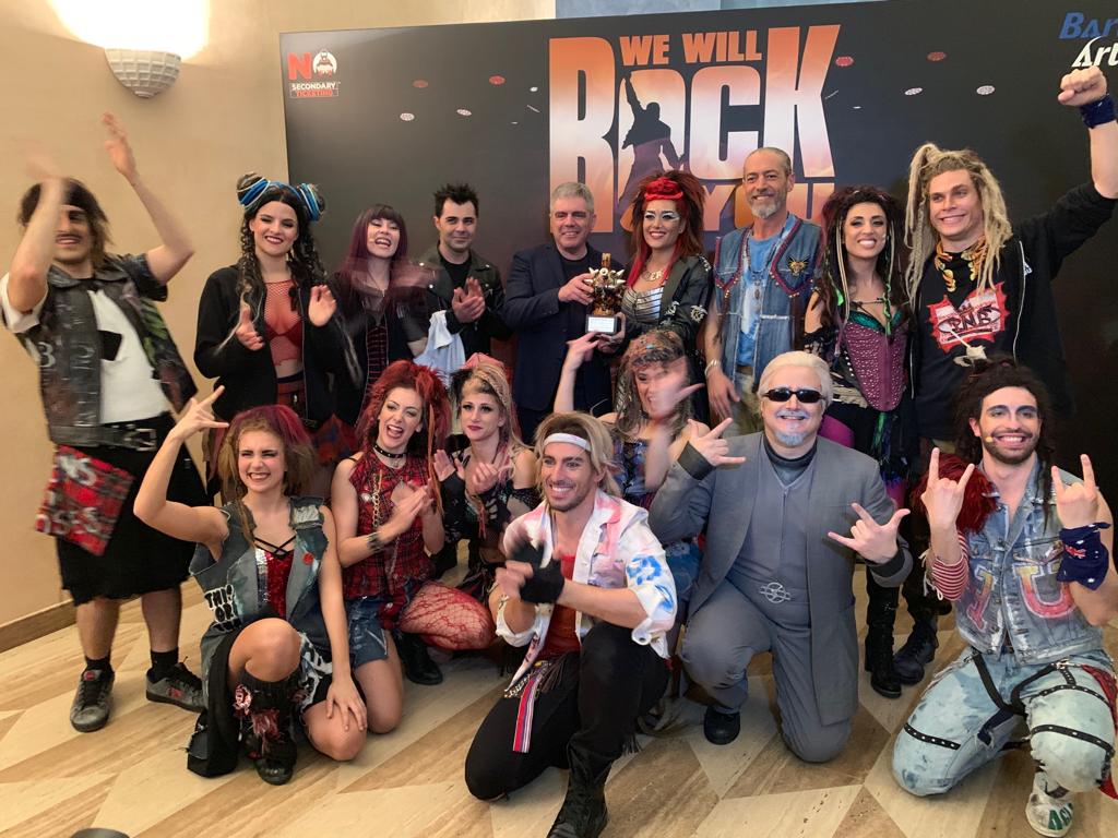 ‘WE WILL ROCK YOU’ DEI QUEEN PREMIO MIGLIOR MUSICAL DEL 2019 ‘WE WILL ROCK YOU’ DEI QUEEN PREMIO MIGLIOR MUSICAL DEL 2019