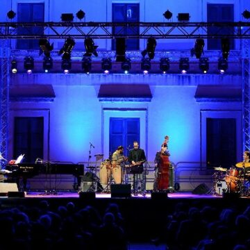 SERGIO CAMMARIERE, NOTTE MAGICA A LOCRI SERGIO CAMMARIERE, NOTTE MAGICA A LOCRI