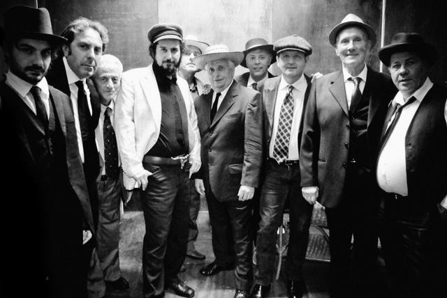 TRIONFO PER VINICIO CAPOSSELA E LA BANDA DELLA POSTA L’11 AGOSTO A CITTANOVA TRIONFO PER VINICIO CAPOSSELA E LA BANDA DELLA POSTA L’11 AGOSTO A CITTANOVA