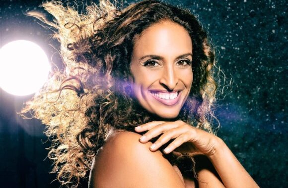 IN MIGLIAIA PER NOA IN RIVA ALLO STRETTO DI REGGIO CALABRIA IN RIVA ALLO STRETTO