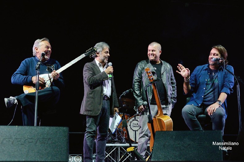 IN TRENTAMILA PER CRISTIANO DEANDRE’ CON MAURO PAGANI E NELLO DANIELE ALL’UNICAL IN TRENTAMILA PER CRISTIANO DEANDRE’ CON MAURO PAGANI E NELLO DANIELE ALL’UNICAL