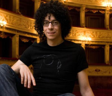 AVVIO TRIONFALE DEL “PIANO SOLO TOUR 2013” DI GIOVANNI ALLEVI AVVIO TRIONFALE DEL “PIANO SOLO TOUR 2013” DI GIOVANNI ALLEVI