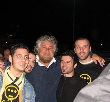 IN QUATTROMILA PER BEPPE GRILLO