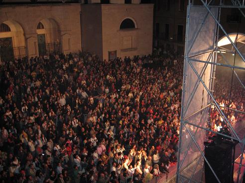 IN DUECENTOMILA PER LA NOTTE PICCANTE