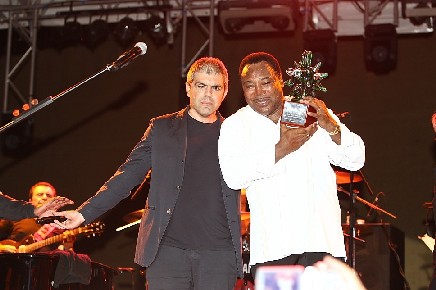 IN DELIRIO PER GEORGE BENSON PREMIATO CON IL "RICCIO D´ARGENTO"