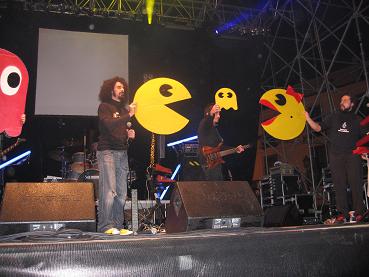 CAPAREZZA INFIAMMA L´AVVIO DEL 2009 A LAMEZIA