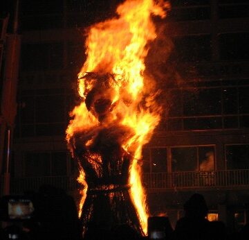 IN MIGLIAIA A LAMEZIA AL FALO´ DELLA BEFANA IN MIGLIAIA A LAMEZIA AL FALO´ DELLA BEFANA