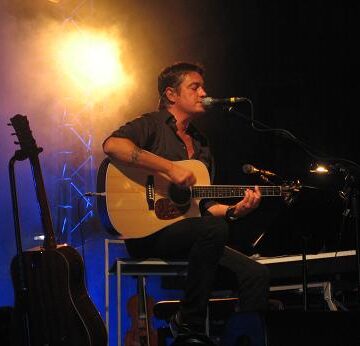 CRISTIANO DE ANDRE´: OLTRE VENTIMILA A LAMEZIA TERME CRISTIANO DE ANDRE´: OLTRE VENTIMILA A LAMEZIA TERME