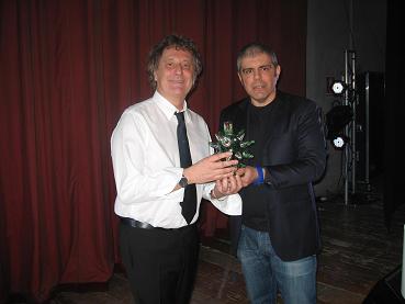 BAGNO DI FOLLA PER ENZO IACCHETTi A CATANZARO